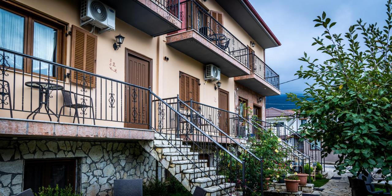 Enastron Hotel Kalavryta Eksteriør billede