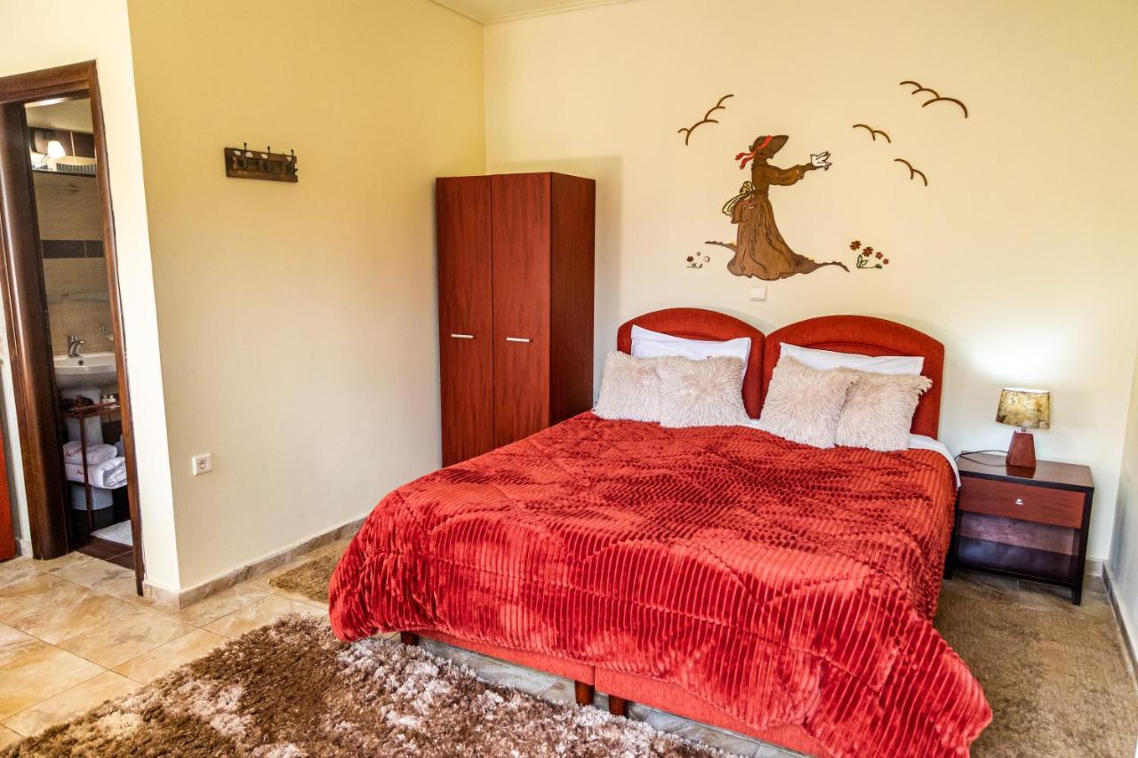 Enastron Hotel Kalavryta Eksteriør billede