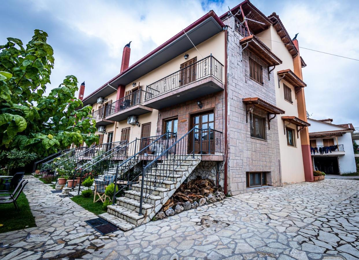 Enastron Hotel Kalavryta Eksteriør billede