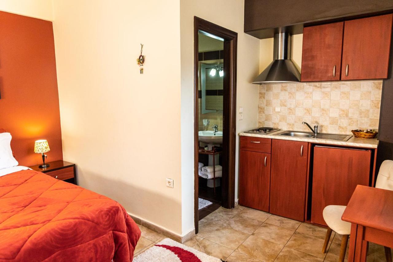 Enastron Hotel Kalavryta Eksteriør billede