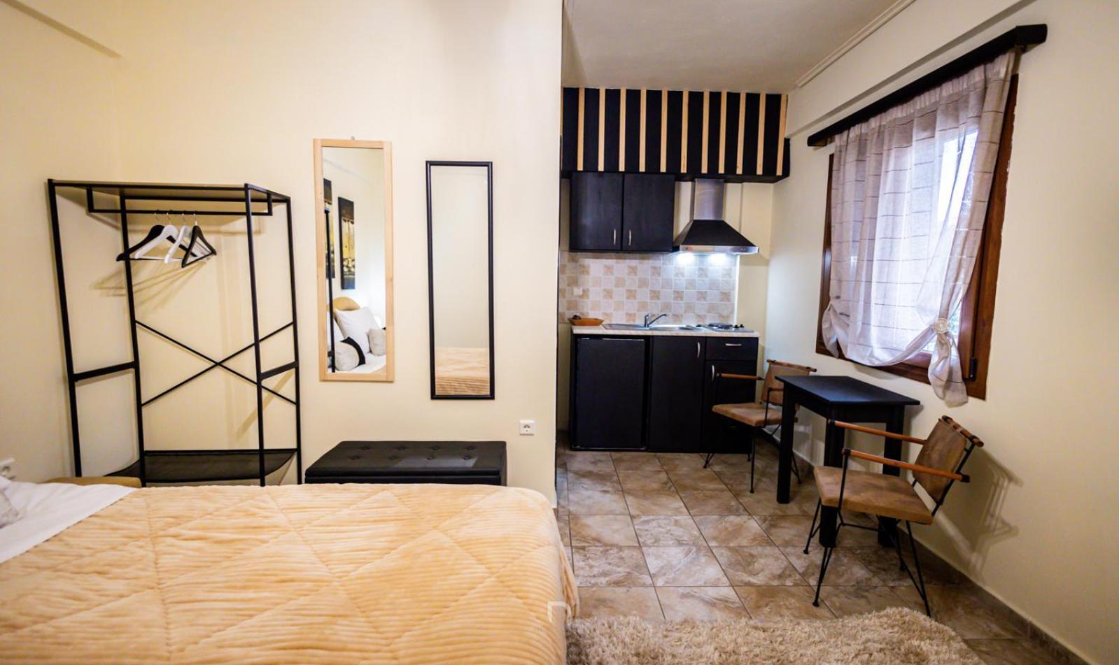 Enastron Hotel Kalavryta Eksteriør billede